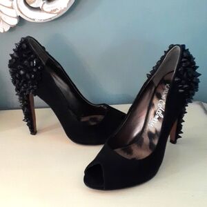 Sam Edelman black suede & studded Lorissa heels 🍀